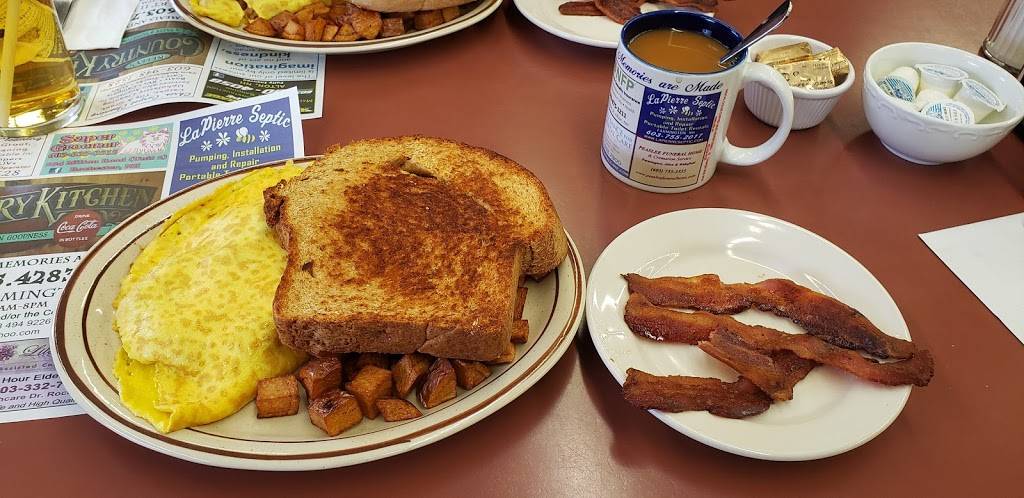 Kellys Country Kitchen | restaurant | 1075 NH-11, Farmington, NH 03835, USA | 6037554283 OR +1 603-755-4283