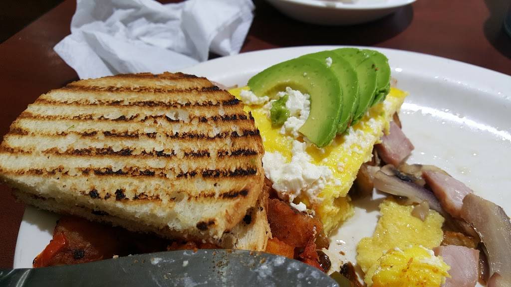 Auras Family Restaurant & Juice Bar | restaurant | 18401 Sherman Way, Reseda, CA 91335, USA | 8187571400 OR +1 818-757-1400