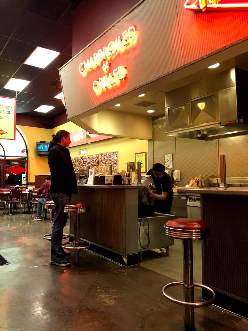 Fatburger | restaurant | 12005 Wilshire Blvd, Los Angeles, CA 90025, USA | 3102681112 OR +1 310-268-1112