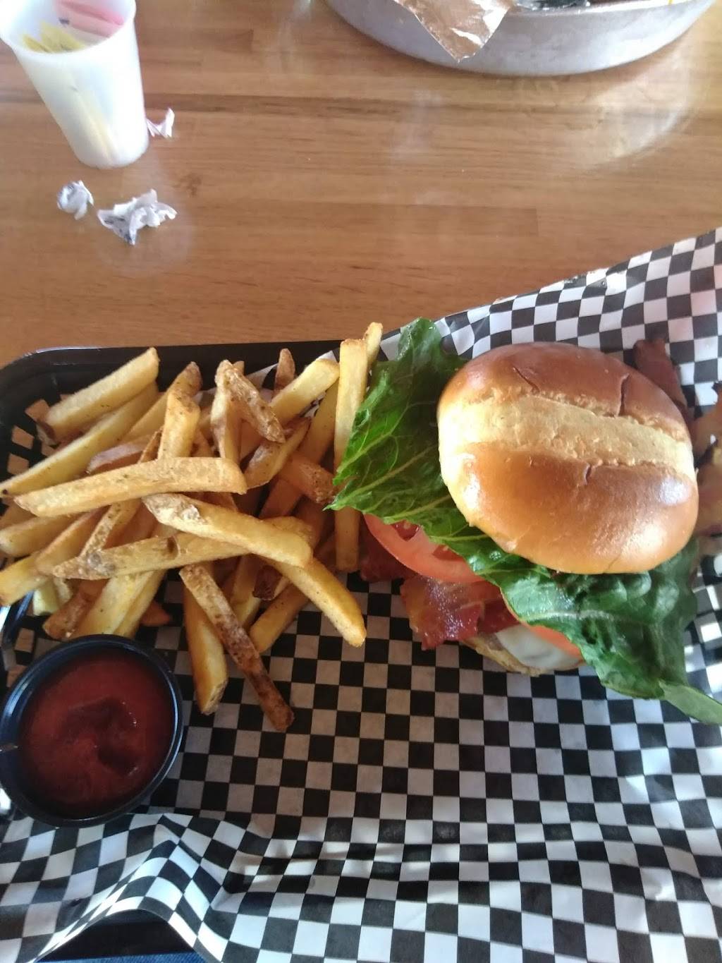 Mill Top Tavern | restaurant | 19 St George St, St. Augustine, FL 32084, USA | 9048292329 OR +1 904-829-2329