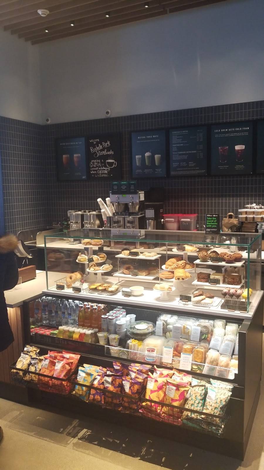 Starbucks | cafe | 160 NJ-17, Rochelle Park, NJ 07662, USA | 2018455550 OR +1 201-845-5550