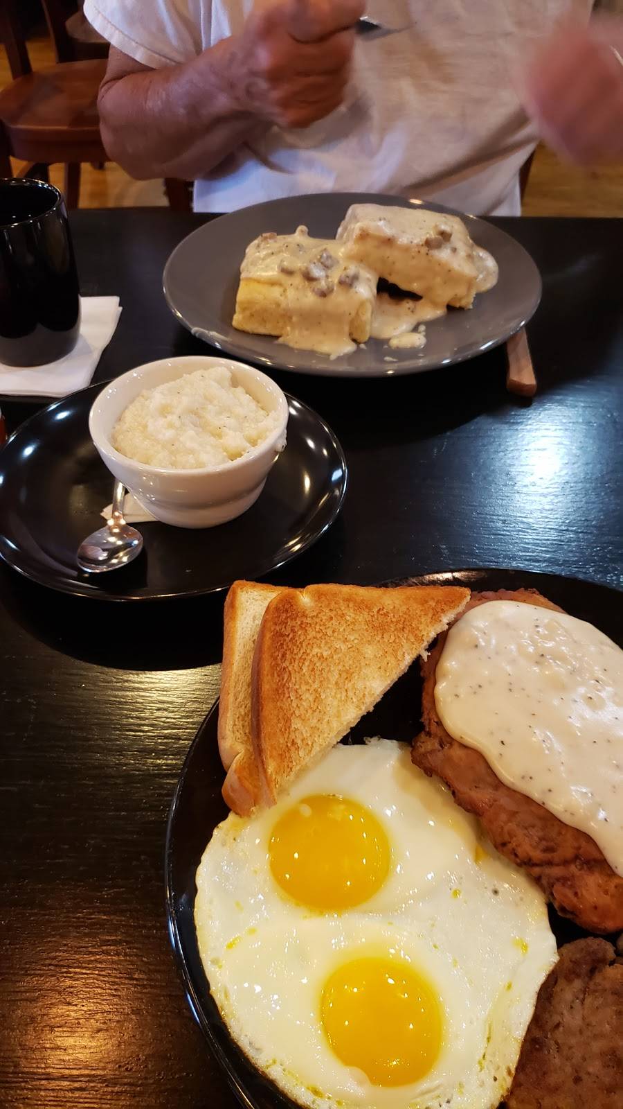 Garfields Family Restaurant | restaurant | 6170 NC-16 Business, Denver, NC 28037, USA | 7046148150 OR +1 704-614-8150