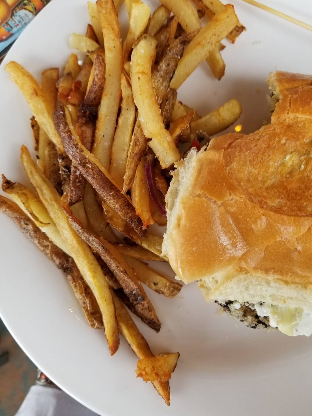 Triangle Char & Bar | restaurant | 828 Savannah Hwy, Charleston, SC 29407, USA | 8433771300 OR +1 843-377-1300