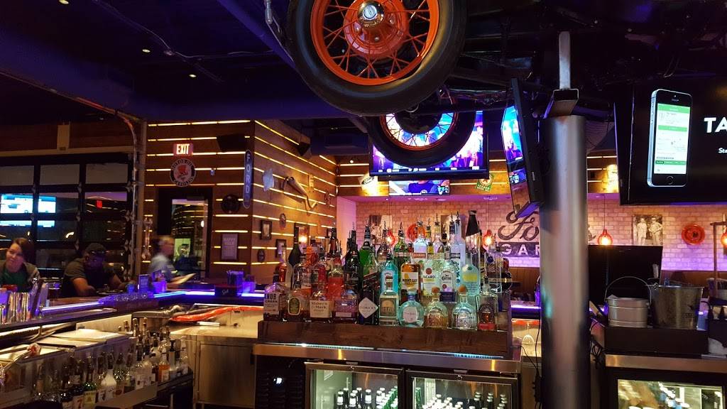 Fords Garage | restaurant | 26210 US Hwy 19 N, Clearwater, FL 33761, USA | 7272283673 OR +1 727-228-3673