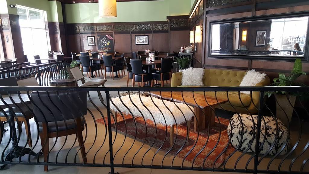 Bar Louie - One Bellevue Place | night club | 8119 Sawyer Brown Rd, Nashville, TN 37221, USA | 6157334400 OR +1 615-733-4400