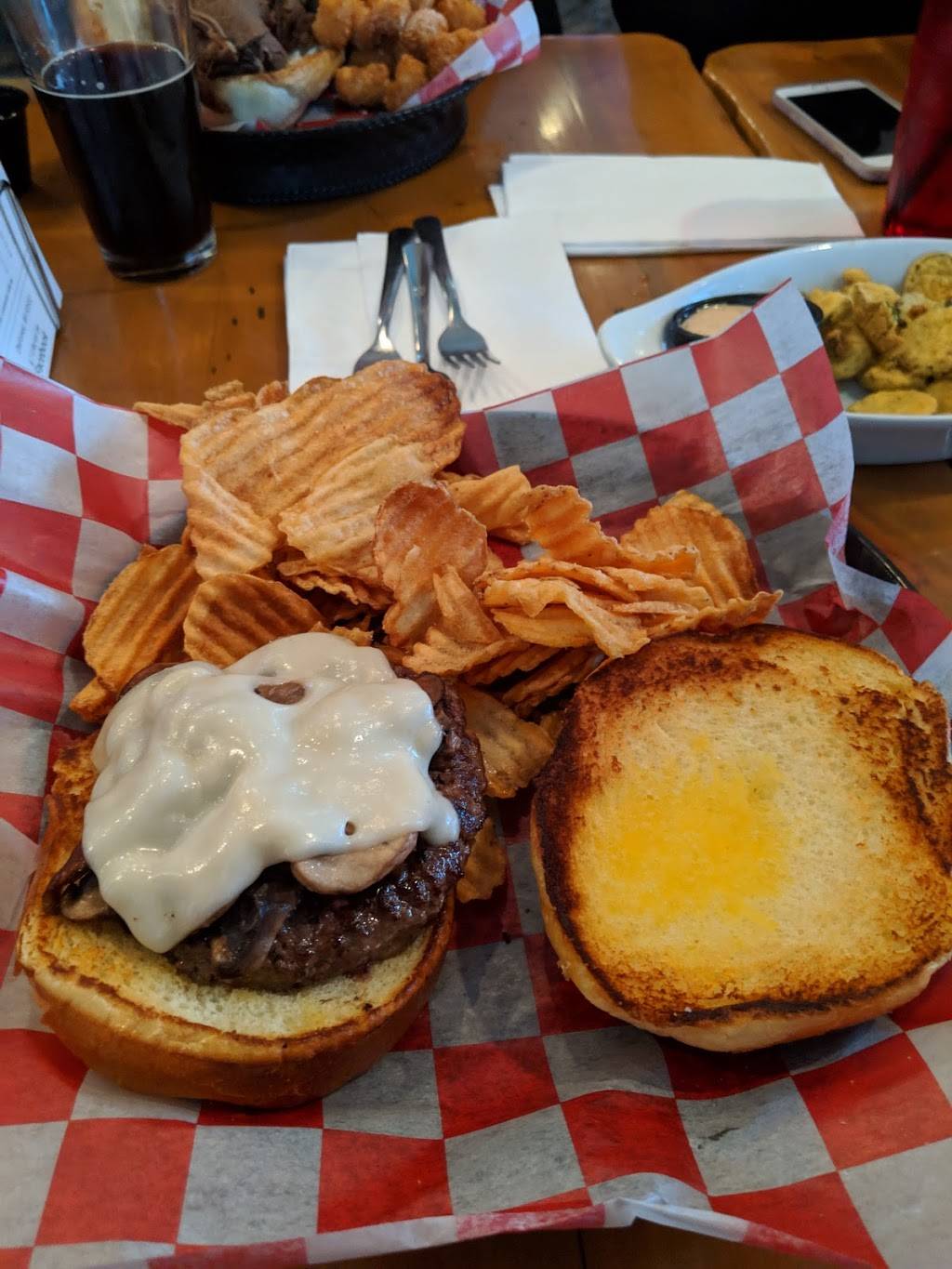 BB Jacks | restaurant | 300 E Holum St, DeForest, WI 53532, USA | 6088469000 OR +1 608-846-9000