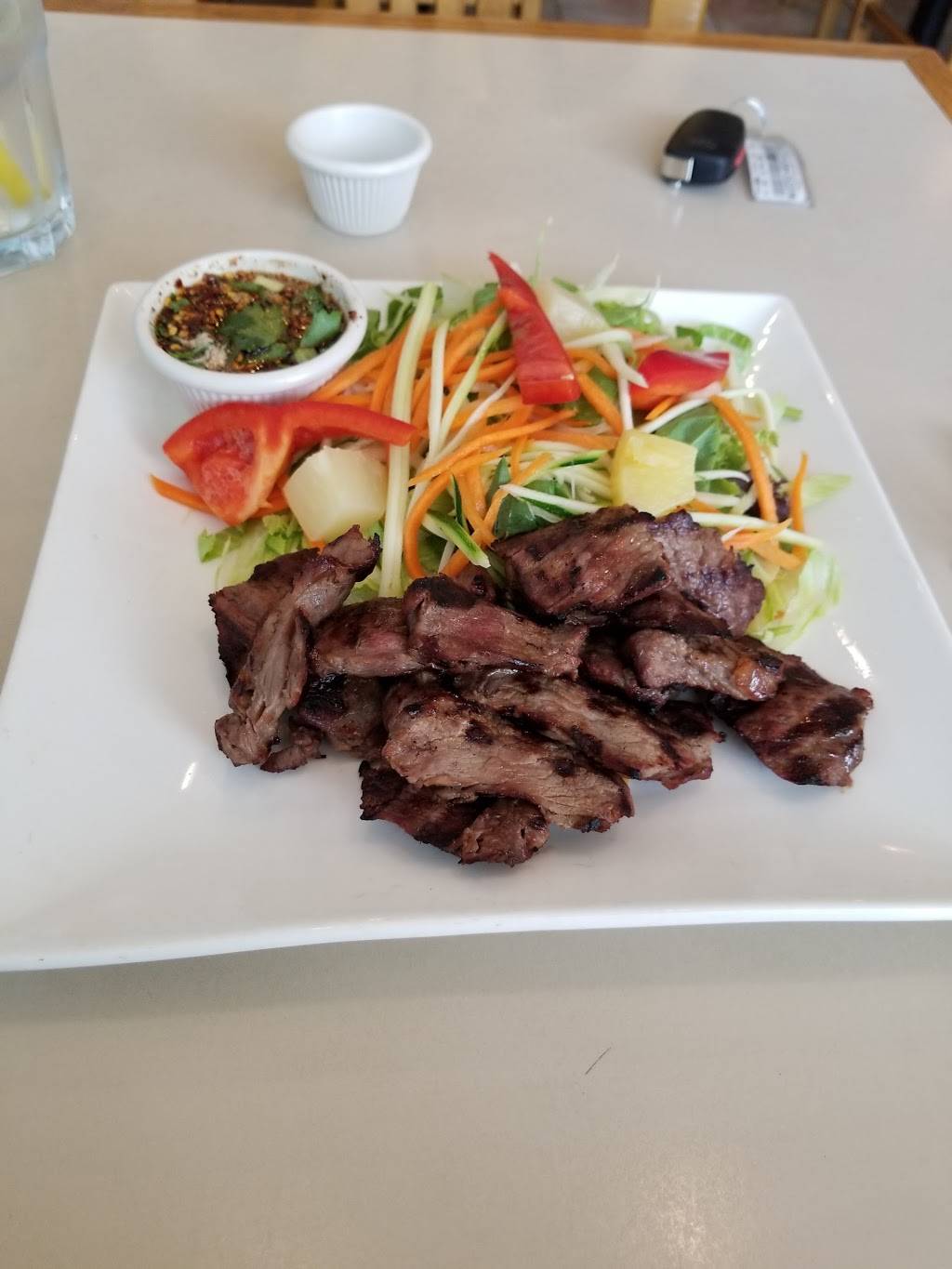 Pho And Thai | restaurant | 63 White St, Belmont, MA 02478, USA | 6174841118 OR +1 617-484-1118