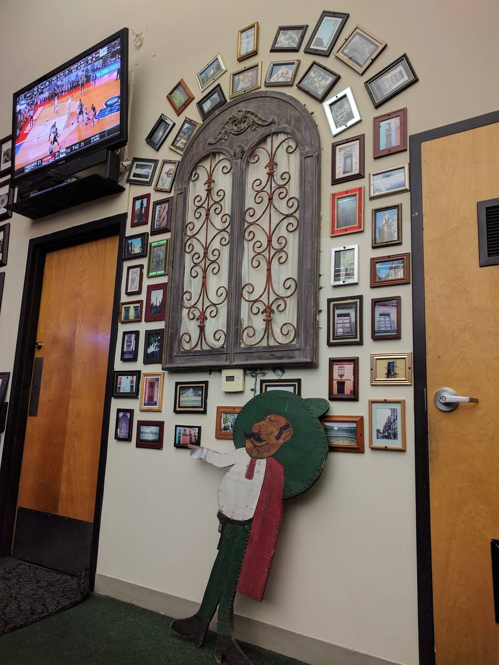 Gabriel & Daniels | restaurant | 250 Anza Blvd, Burlingame, CA 94010, USA | 4156999852 OR +1 415-699-9852