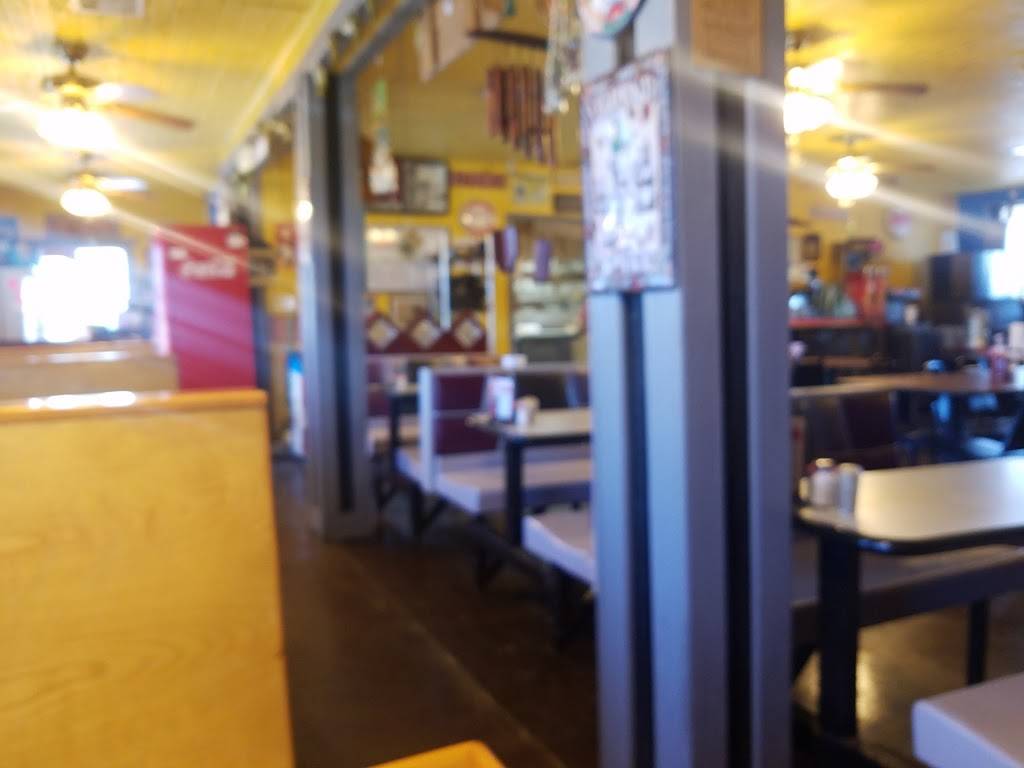 Peggys Place | restaurant | 2682 E Roundbunch Rd, Orange, TX 77630, USA | 4098861115 OR +1 409-886-1115