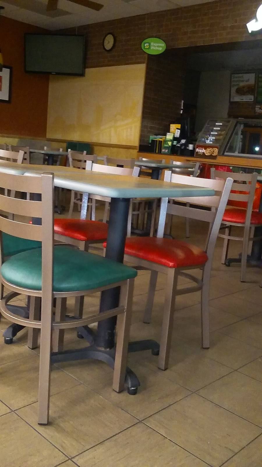 Subway Restaurants | restaurant | 500 E State St, Botkins, OH 45306, USA | 9376933060 OR +1 937-693-3060