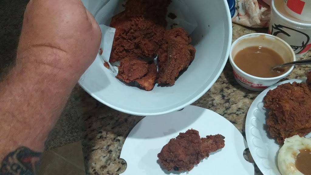 KFC | restaurant | 2660 E League City Pkwy, League City, TX 77573, USA | 9897990333 OR +1 989-799-0333