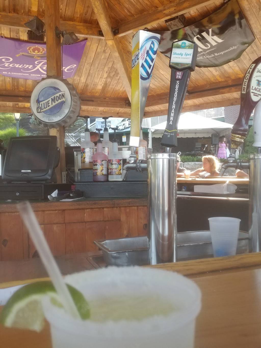 Lake View | restaurant | 164 Lake Harmony Road, Lake Harmony, PA 18624, USA | 5707223391 OR +1 570-722-3391