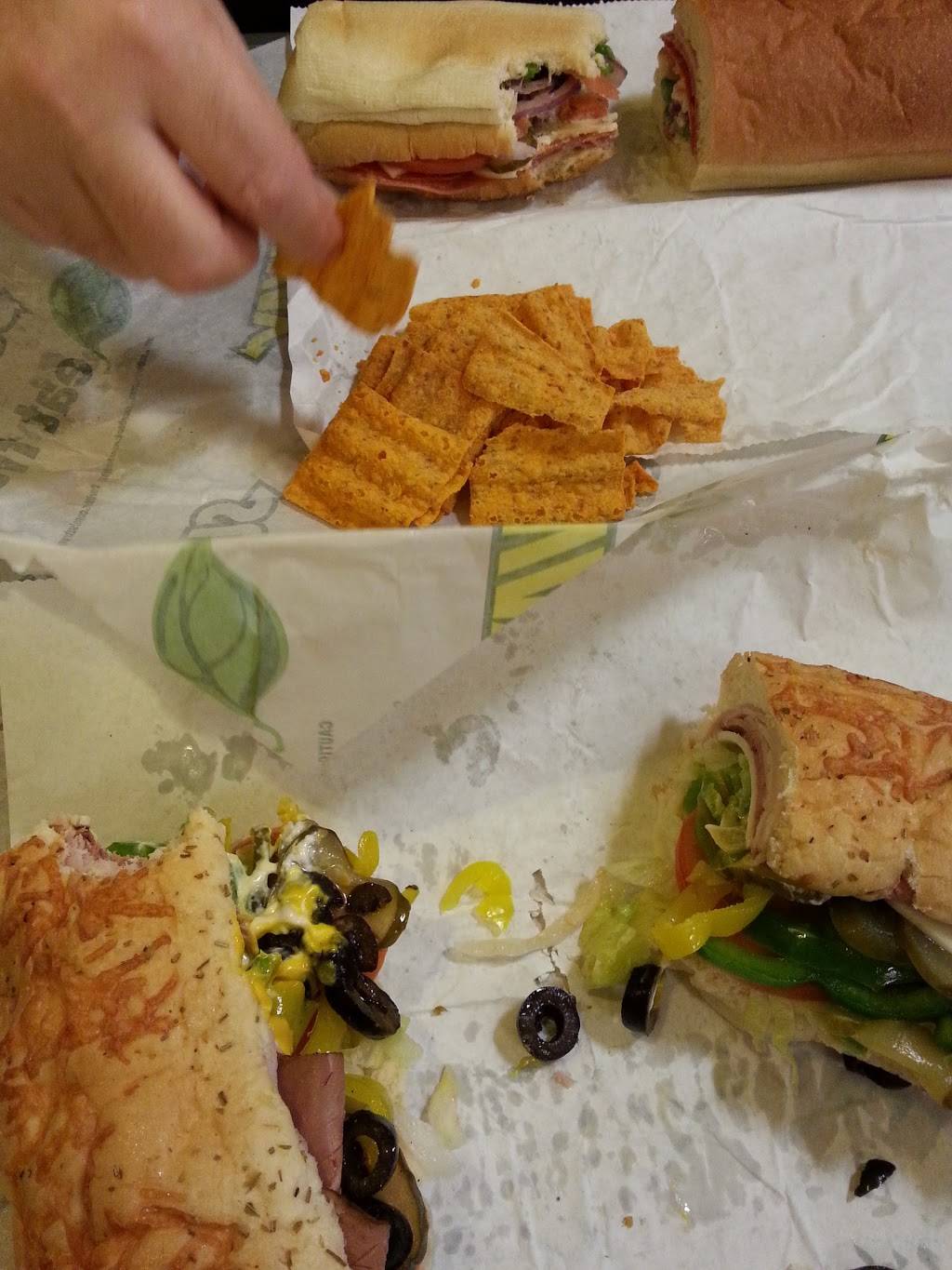 Subway Restaurants | restaurant | 417 Rt. 173, Ste 111, Antioch Crossing Shopping Ctr, Antioch, IL 60002, USA | 8478382826 OR +1 847-838-2826