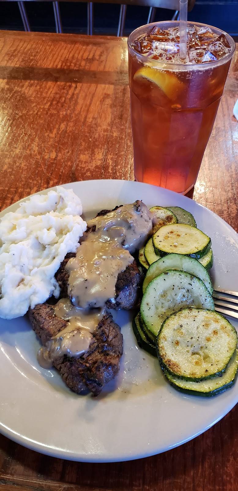 Texas Tea Room | restaurant | 100 E Sabine St, Carthage, TX 75633, USA | 9036938689 OR +1 903-693-8689