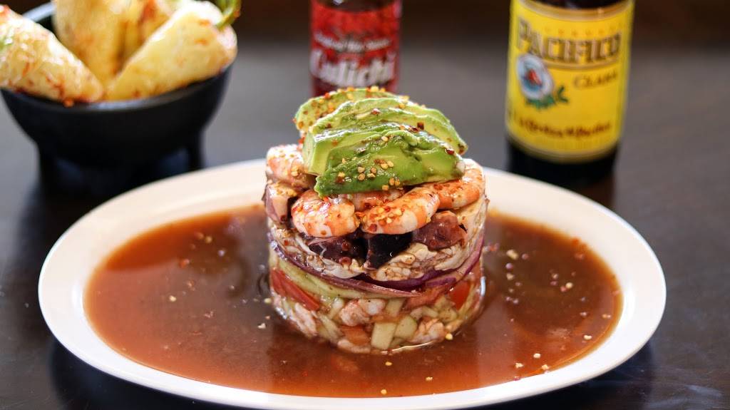 Sushinola | restaurant | 2945 Niles St, Bakersfield, CA 93306, USA | 6614276323 OR +1 661-427-6323