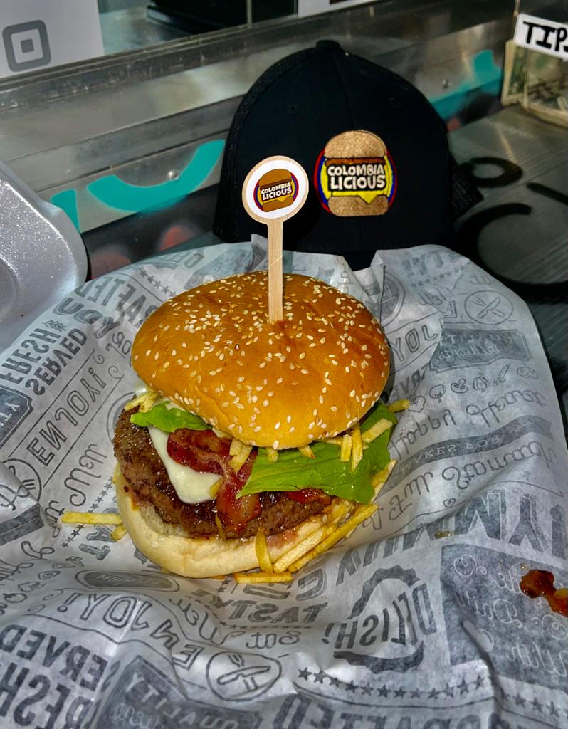 Colombialicious | restaurant | 12391 Pembroke Rd, Pembroke Pines, FL 33027, USA | 7866571129 OR +1 786-657-1129