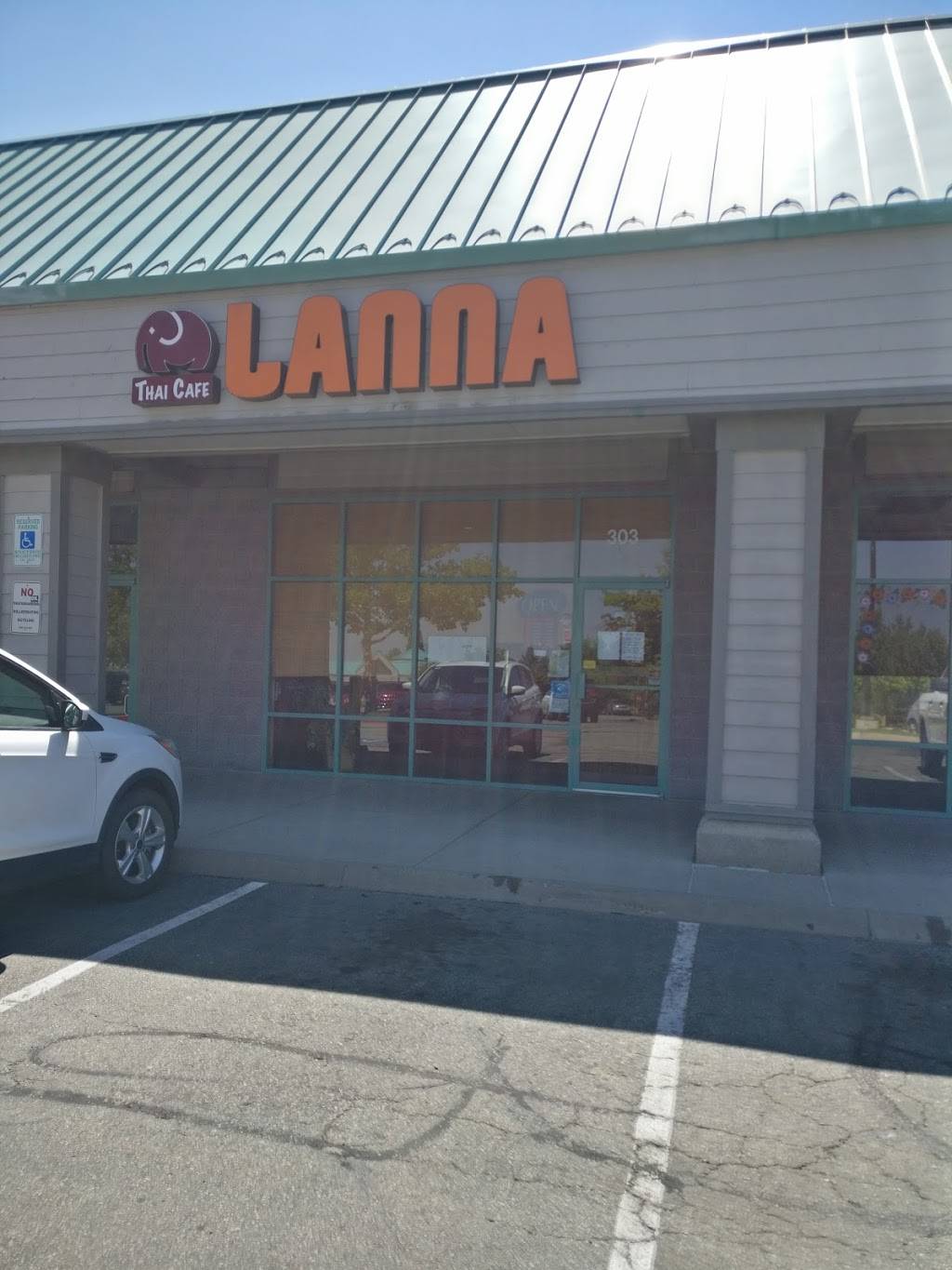 Lanna Thai Cafe | restaurant | 4786 Caughlin Pkwy #303, Reno, NV 89519, USA | 7752841080 OR +1 775-284-1080
