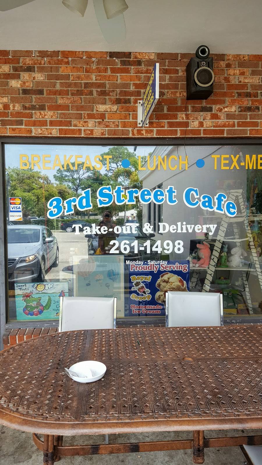 3rd Street Cafe | meal takeaway | 1361 3rd St S, Naples, FL 34102, USA | 2392611498 OR +1 239-261-1498