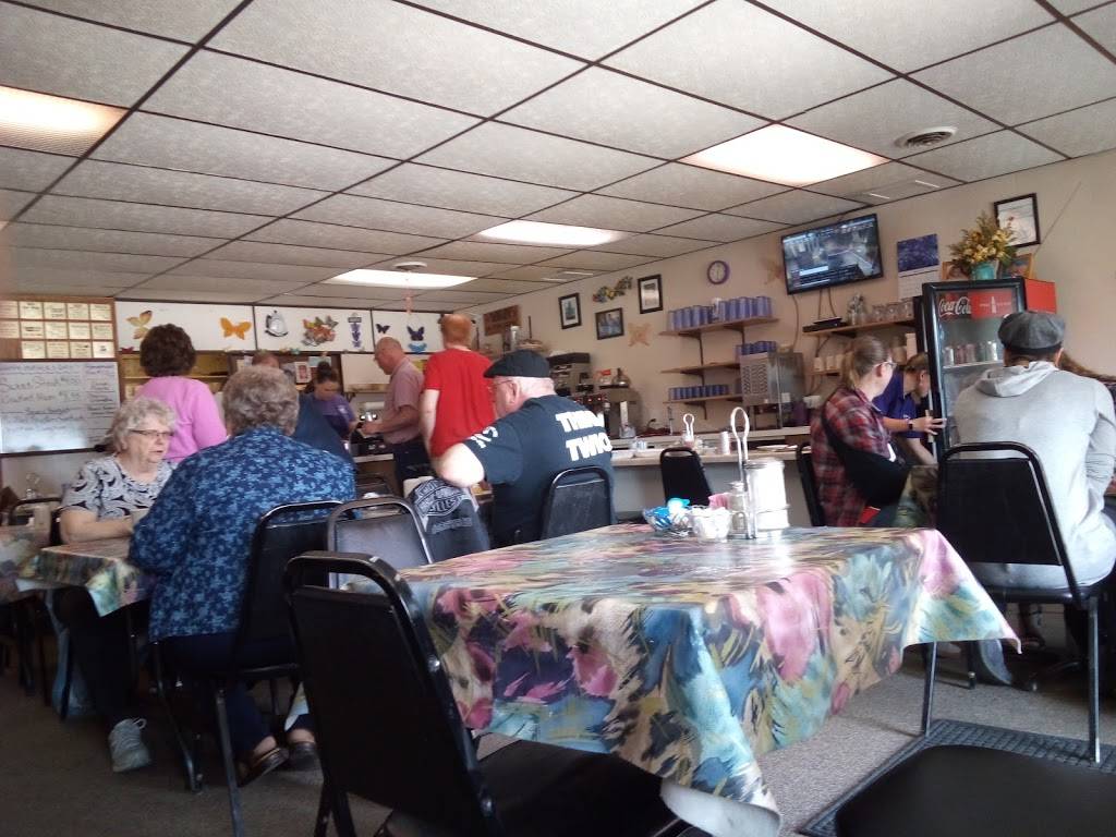 Ambers Colby Cafe | restaurant | 100 W Clark St, Colby, WI 54421, USA | 7152234006 OR +1 715-223-4006