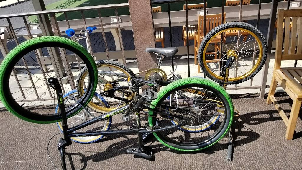 Finish Line Sports Grill | restaurant | 2201 N White Ave, Pomona, CA 91768, USA | 9098654154 OR +1 909-865-4154