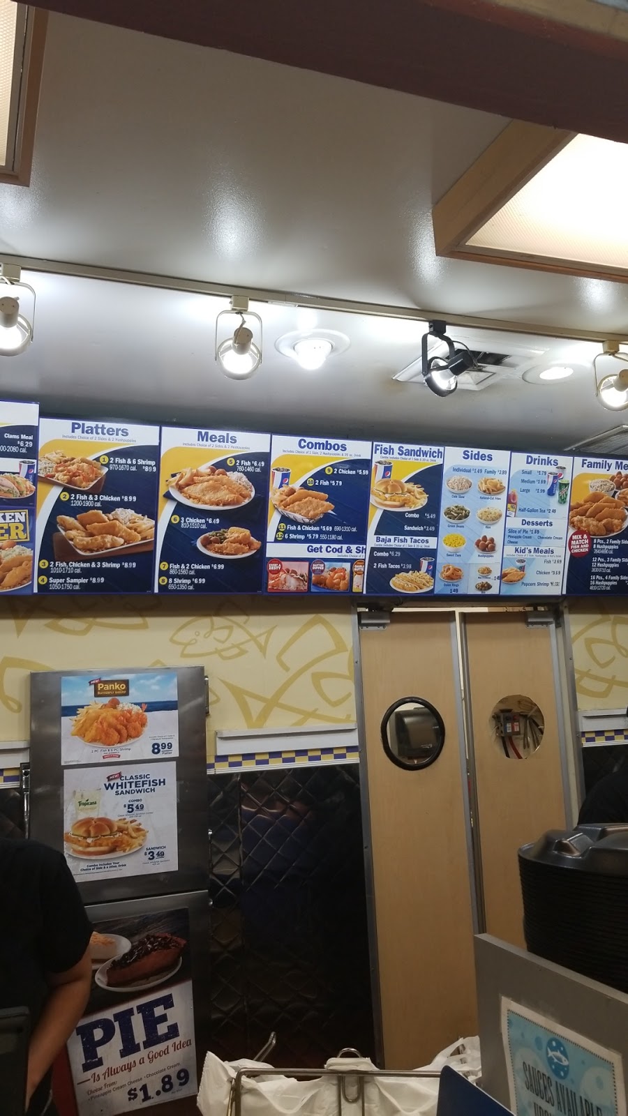 Long John Silvers | restaurant | 1304 S Breiel Blvd, Middletown, OH 45044, USA | 5134222859 OR +1 513-422-2859