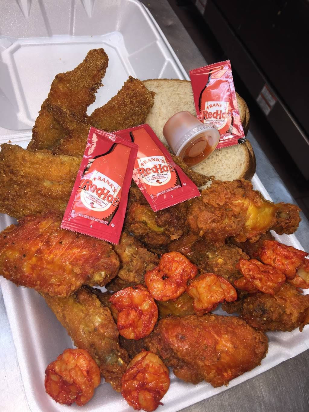 J Hot Fish | restaurant | 1393 Cleveland Ave, Columbus, OH 43211, USA | 6149289294 OR +1 614-928-9294