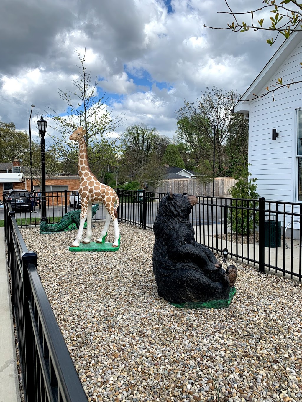 Colonial Gardens | restaurant | 818 W Kenwood Dr, Louisville, KY 40214, USA | 5025818800 OR +1 502-581-8800