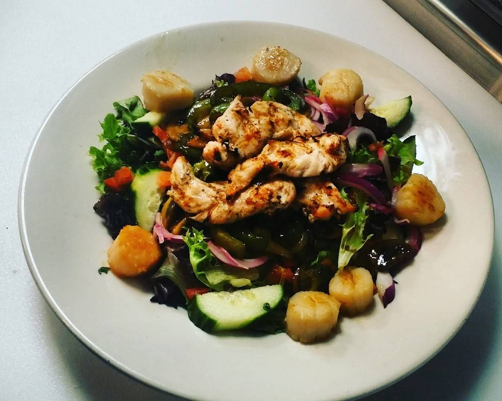 Ice House Bar & Grill | restaurant | 136 Huttleston Ave, Fairhaven, MA 02719, USA | 5089922337 OR +1 508-992-2337