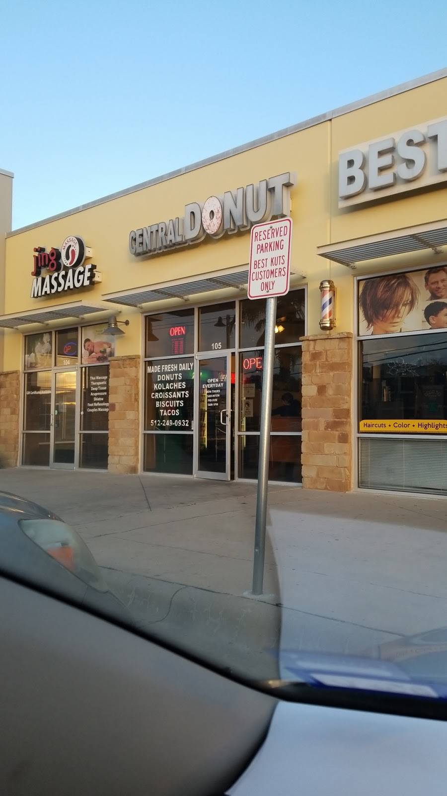 Central Donut | restaurant | 8516 Anderson Mill Rd, Austin, TX 78729, USA | 5122490932 OR +1 512-249-0932