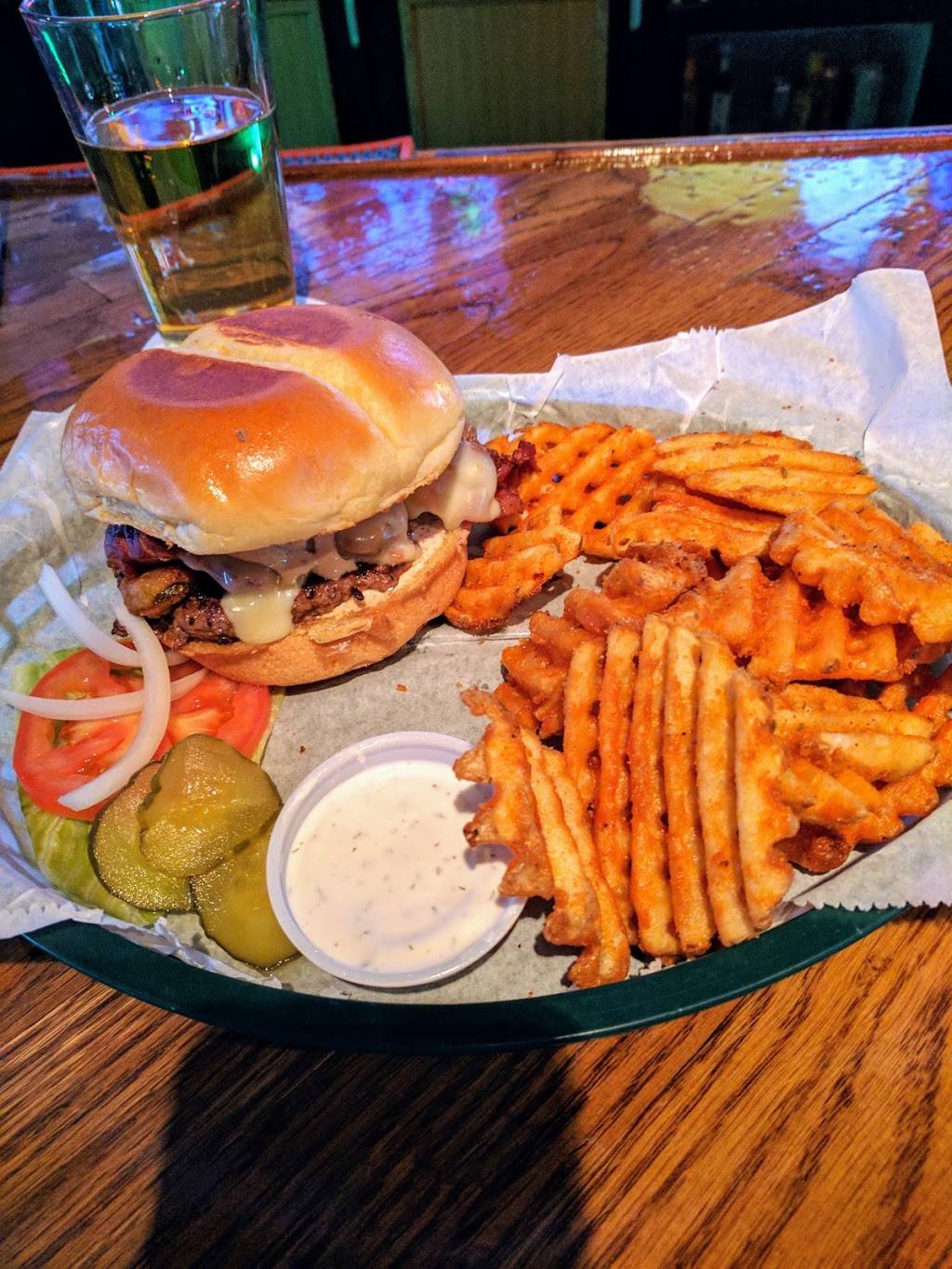 The Pour House Bar and Grill | restaurant | 7405 Nieman Rd, Shawnee, KS 66214, USA | 9133220580 OR +1 913-322-0580