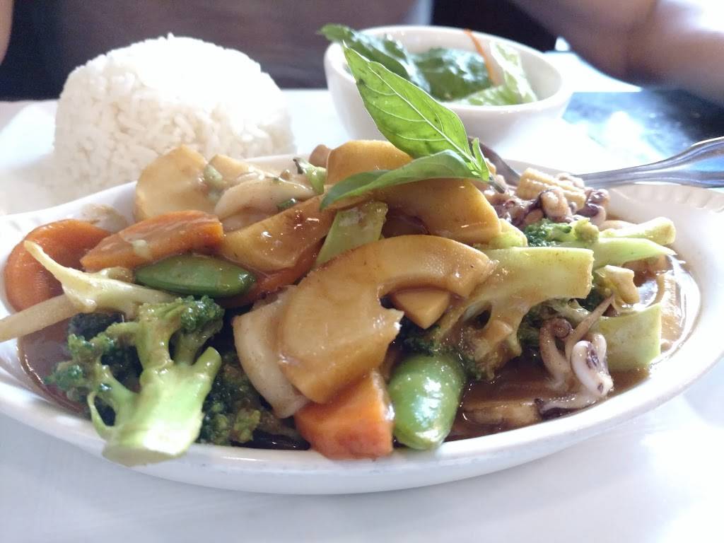 Thai Bamboo Bistro | restaurant | 2417 Park Ave, Tustin, CA 92782, USA | 7142590688 OR +1 714-259-0688