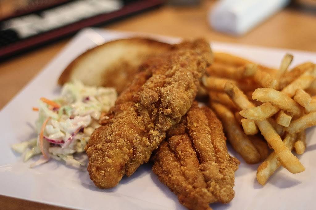 Reginas Cajun Kitchen | restaurant | 60 N Main St, Memphis, TN 38103, USA | 9017300384 OR +1 901-730-0384