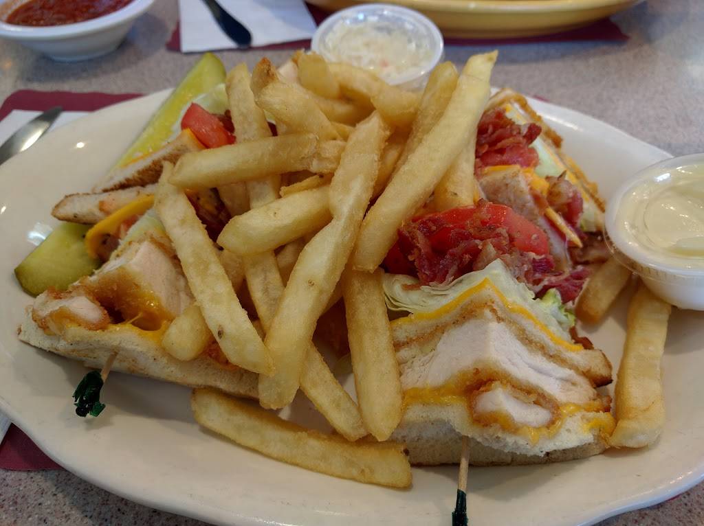 Goshen Plaza Diner | restaurant | 118 Clowes Ave, Goshen, NY 10924, USA | 8452947800 OR +1 845-294-7800