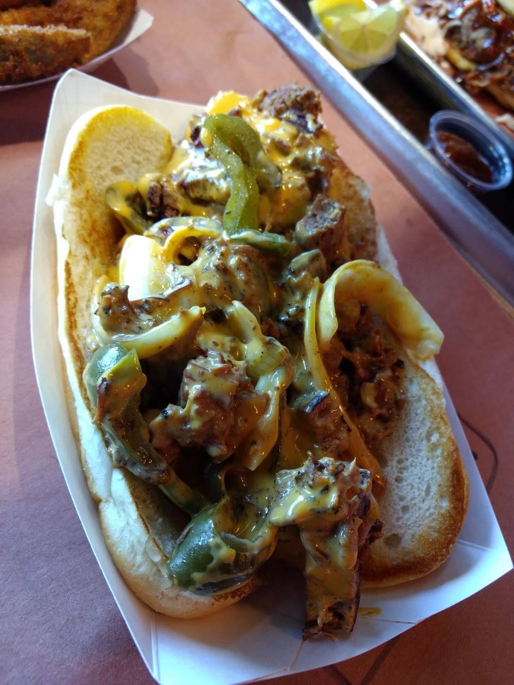 Sugarfire Smoke House | restaurant | 118 Siemers Dr, Cape Girardeau, MO 63701, USA | 5738035600 OR +1 573-803-5600