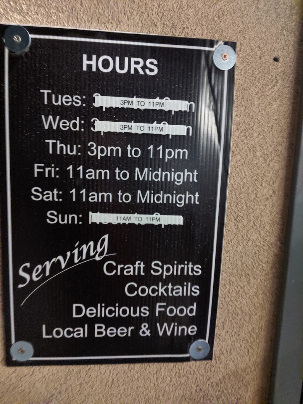 Hollow Spirits Distillery | restaurant | 1324 1st St NW, Albuquerque, NM 87102, USA | 5054332766 OR +1 505-433-2766