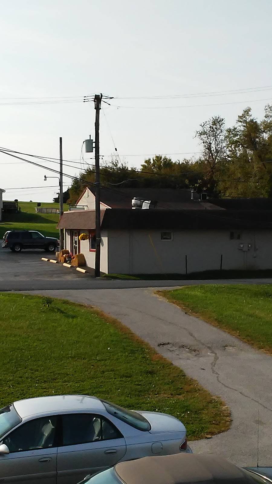 Bella Roma | restaurant | 10887 Oak Ridge Ave, Red Lion, PA 17356, USA | 7172466471 OR +1 717-246-6471