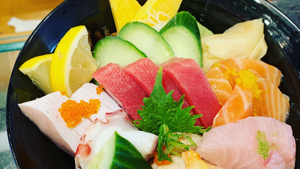 MoMo sushi | restaurant | 15603 Main St #102, Mill Creek, WA 98012, USA | 4252256590 OR +1 425-225-6590