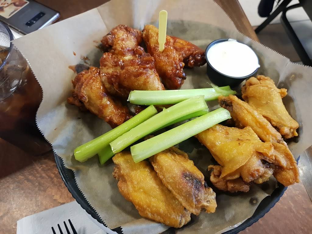 Anchor Bar | restaurant | Buffalo Niagara International Airport (BUF), 4200 Genesee St, Buffalo, NY 14225, USA | 7166306000 OR +1 716-630-6000