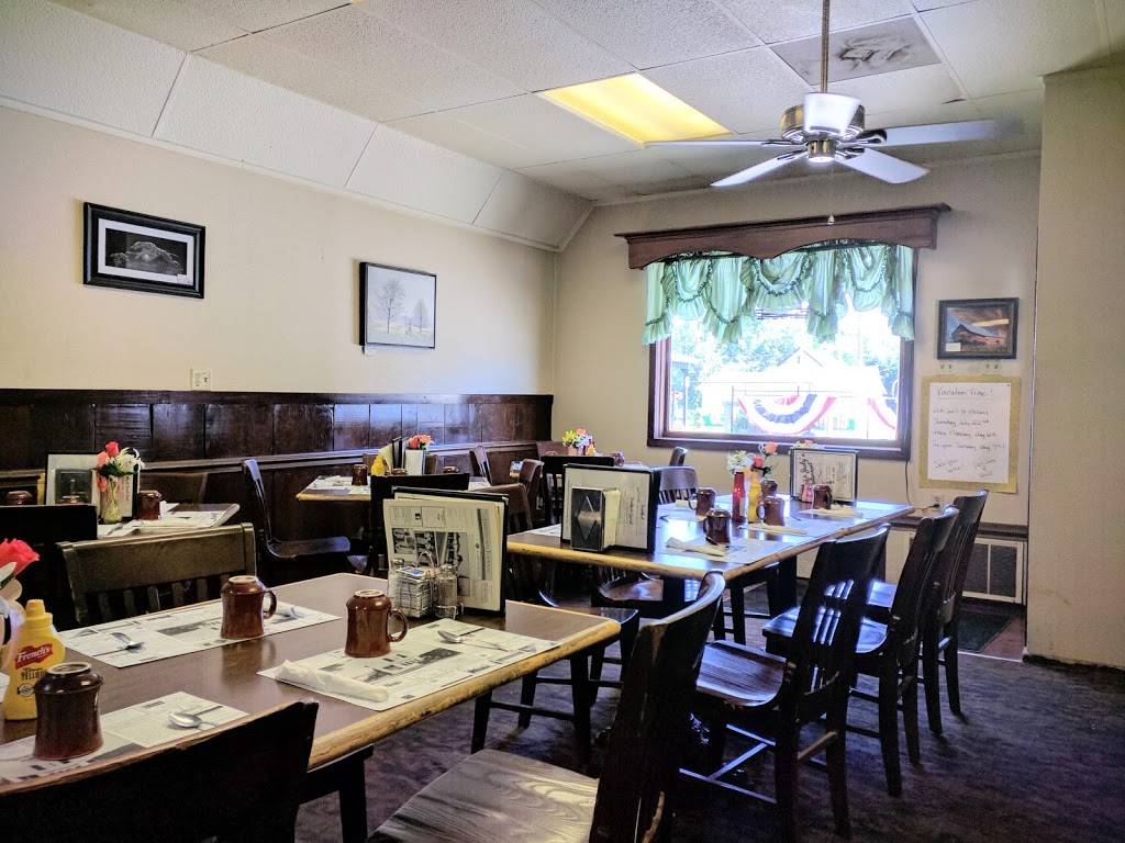 Dick & Judys Restaurant | restaurant | 11 W Main St, Jamestown, IN 46147, USA | 7656765707 OR +1 765-676-5707