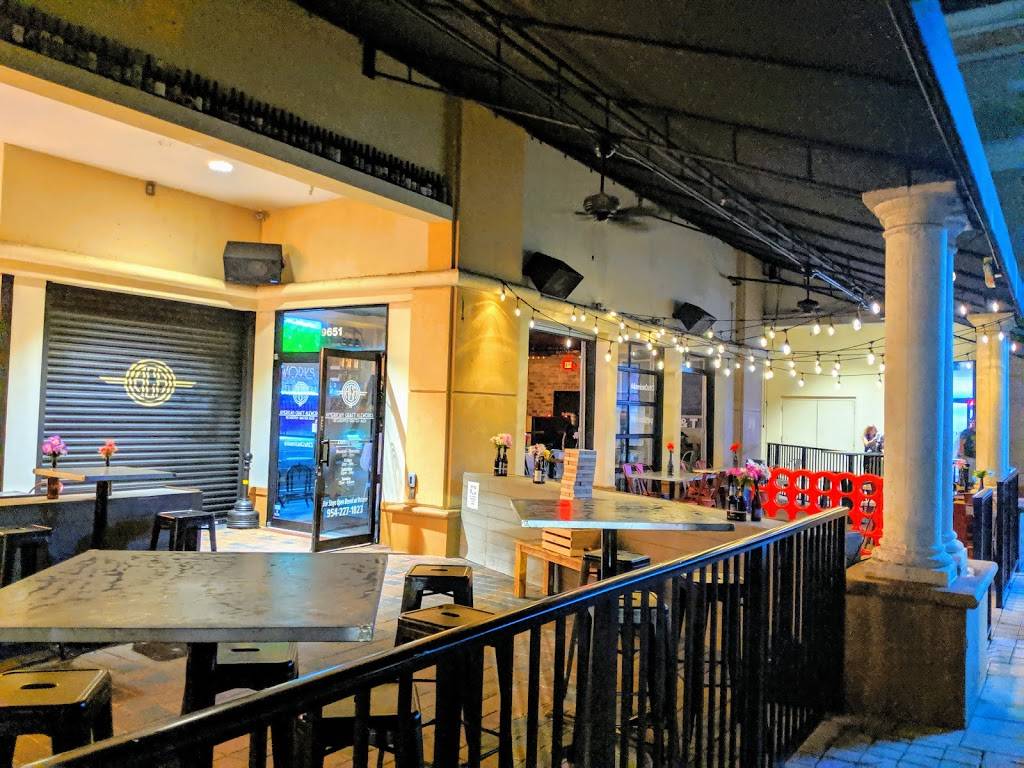 Magnolia Shoppes | shopping mall | 9645 Westview Dr, Coral Springs, FL 33076, USA | 5616302300 OR +1 561-630-2300