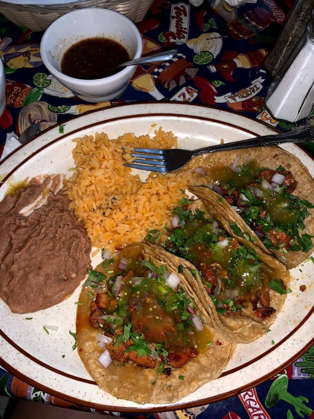 Tres Hermanos Restaurant | restaurant | 1332 W Lincoln Ave, Milwaukee, WI 53215, USA | 4143849050 OR +1 414-384-9050