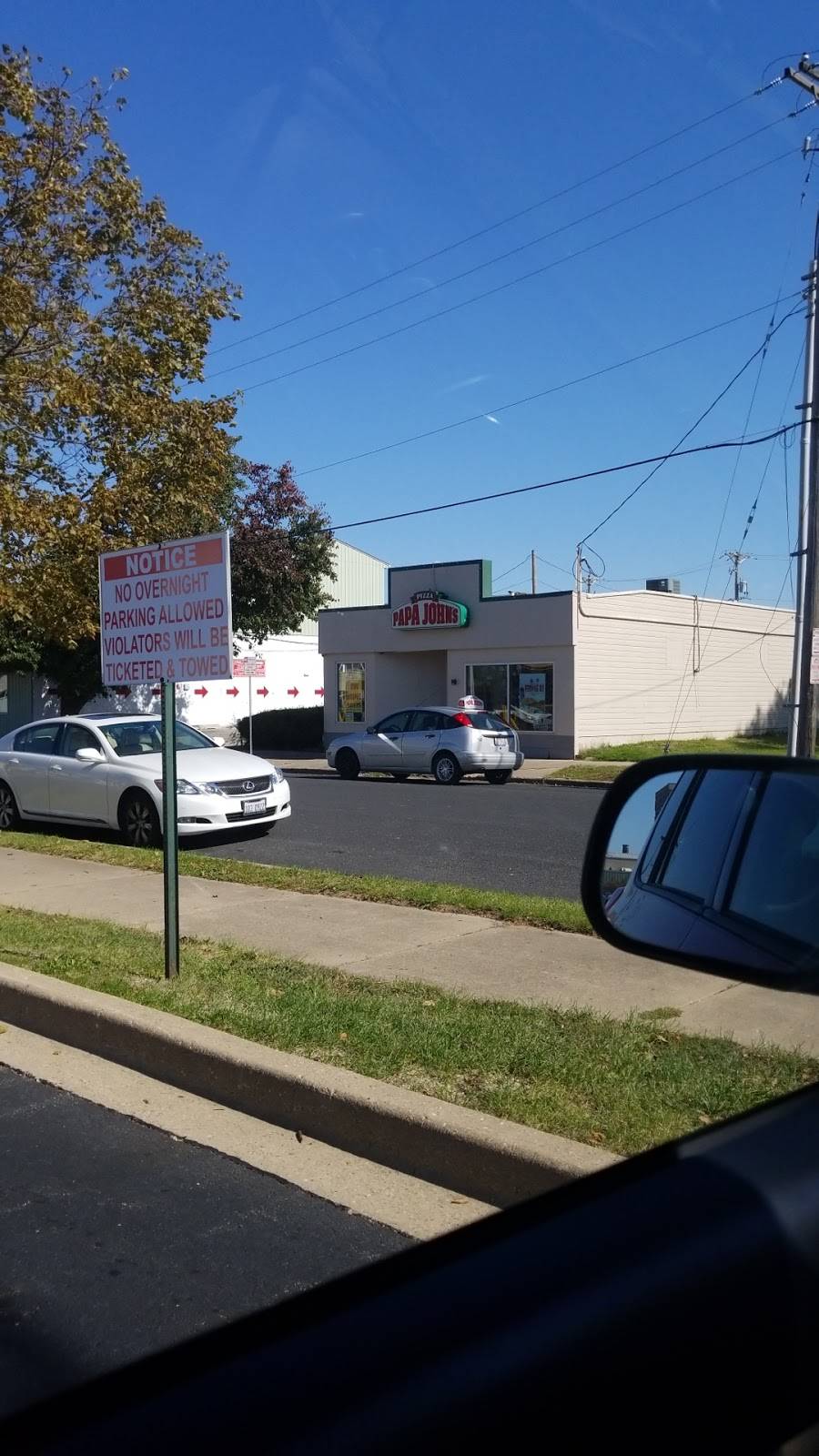 Papa Johns Pizza | restaurant | 930 N Bourland Ave, Peoria, IL 61606, USA | 3096737272 OR +1 309-673-7272