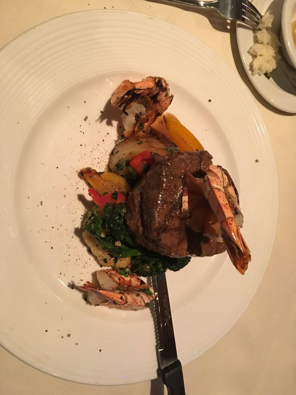 Ristorante Il Cenone | restaurant | 6419 Boul Gouin O, Montréal, QC H4K 1A9, Canada | 5143315344 OR +1 514-331-5344