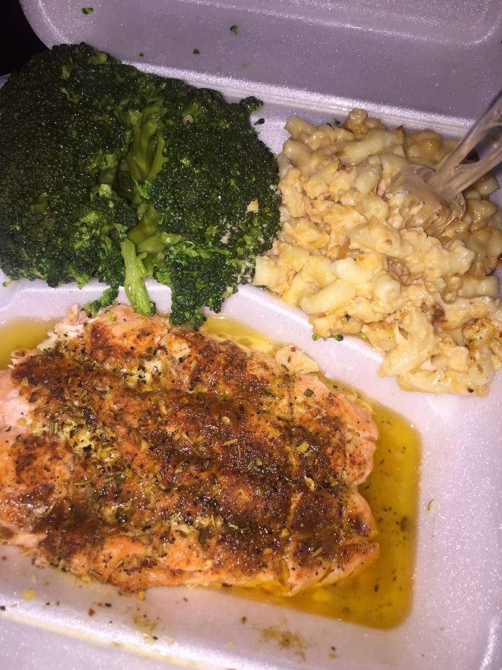 DeBreauxs | restaurant | 2135 N 63rd St, Philadelphia, PA 19151, USA | 2158774559 OR +1 215-877-4559