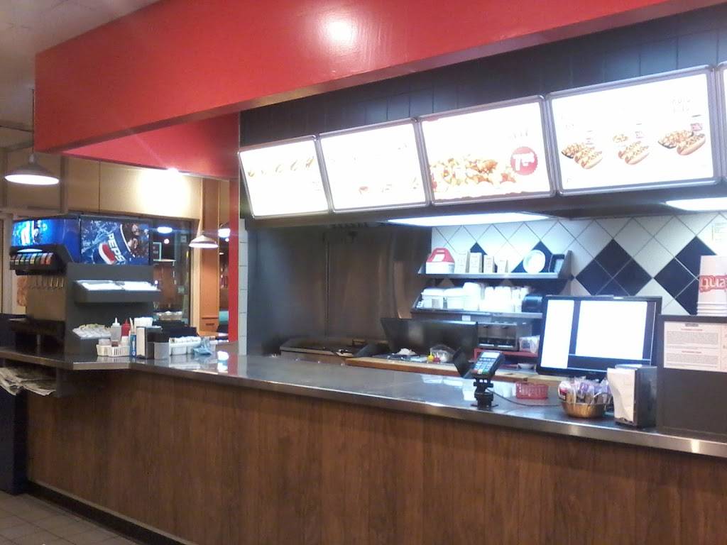 Valentine | restaurant | 2010 Rue Saint-Pierre, Drummondville, QC J2C 3Y5, Canada | 8194743881 OR +1 819-474-3881