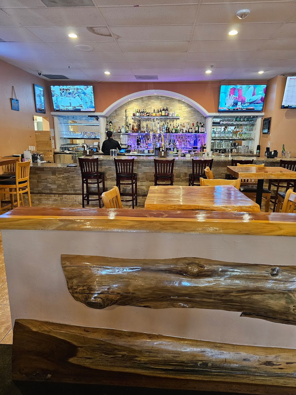 Mariscos Los Altos 2 | restaurant | 1005 E Pescadero Ave, Tracy, CA 95304, USA | 2092210666 OR +1 209-221-0666