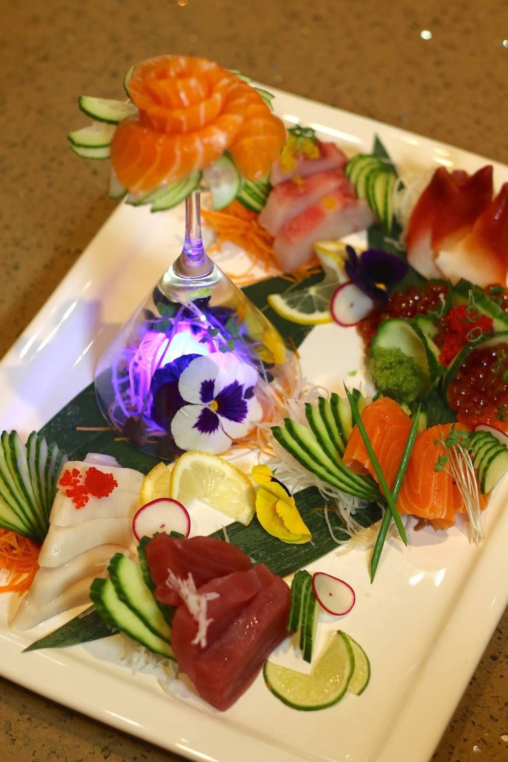 Rock N Raw (in Seminole Hard Rock) | restaurant | 5223 Orient Rd, Tampa, FL 33610, USA | 8136277625 OR +1 813-627-7625