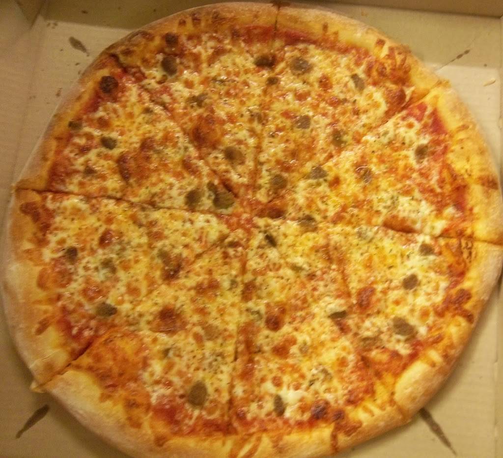 Loonis Pizza & Subs | restaurant | 2201 Eastern Blvd, Middle River, MD 21220, USA | 4103916162 OR +1 410-391-6162