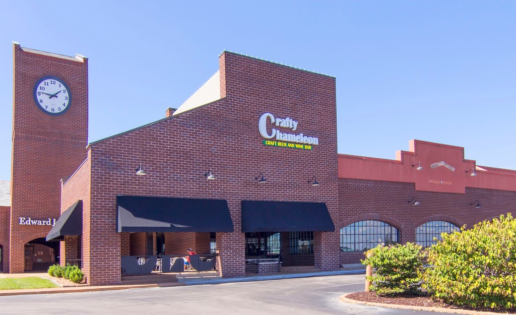 The Crafty Chameleon Brewery and Pizza | restaurant | 1384 Clarkson Clayton Center, Ellisville, MO 63011, USA | 6362209144 OR +1 636-220-9144
