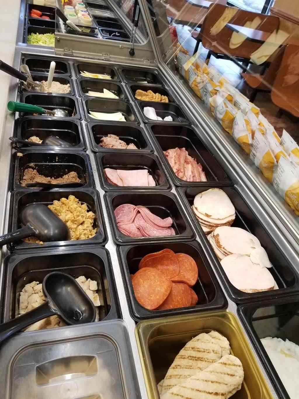 Subway | restaurant | 179 Pearl St, Braintree, MA 02184, USA | 7813484949 OR +1 781-348-4949